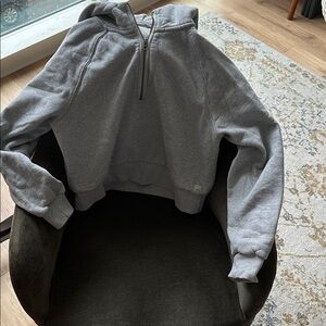 Vuori grey sweatshirt